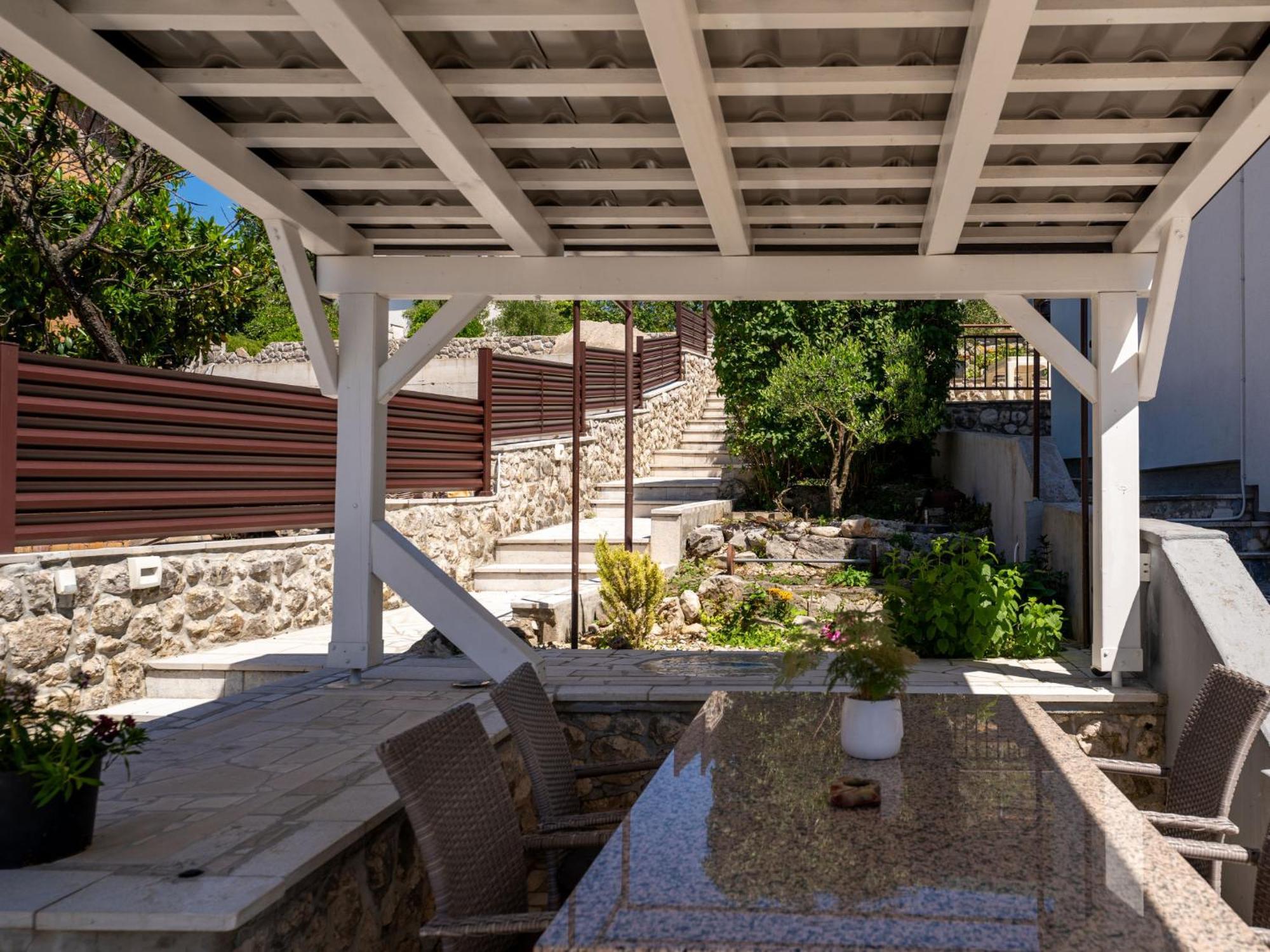 Apartment Albaneze By Interhome Njivice Dış mekan fotoğraf